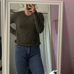 brandy melville long sleeve t-shirt